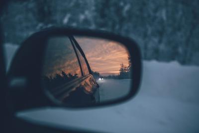 Пять проверенных способов победить запотевание стекол в автомобиле -  Российская газета