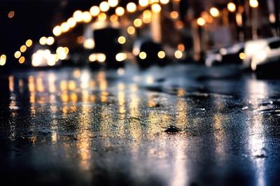 Асфальт после дождя ночной город | Премиум Фото