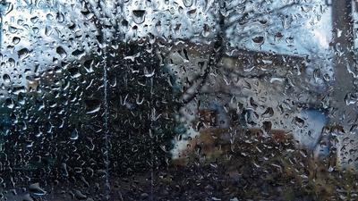 капли дождя на стекле фото - Поиск в Google | Cool wallpaper, Water drops,  Water droplets