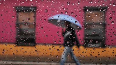 Картинки девочка с зонтом под дождем (68 фото) » Картинки и статусы про  окружающий мир вокруг