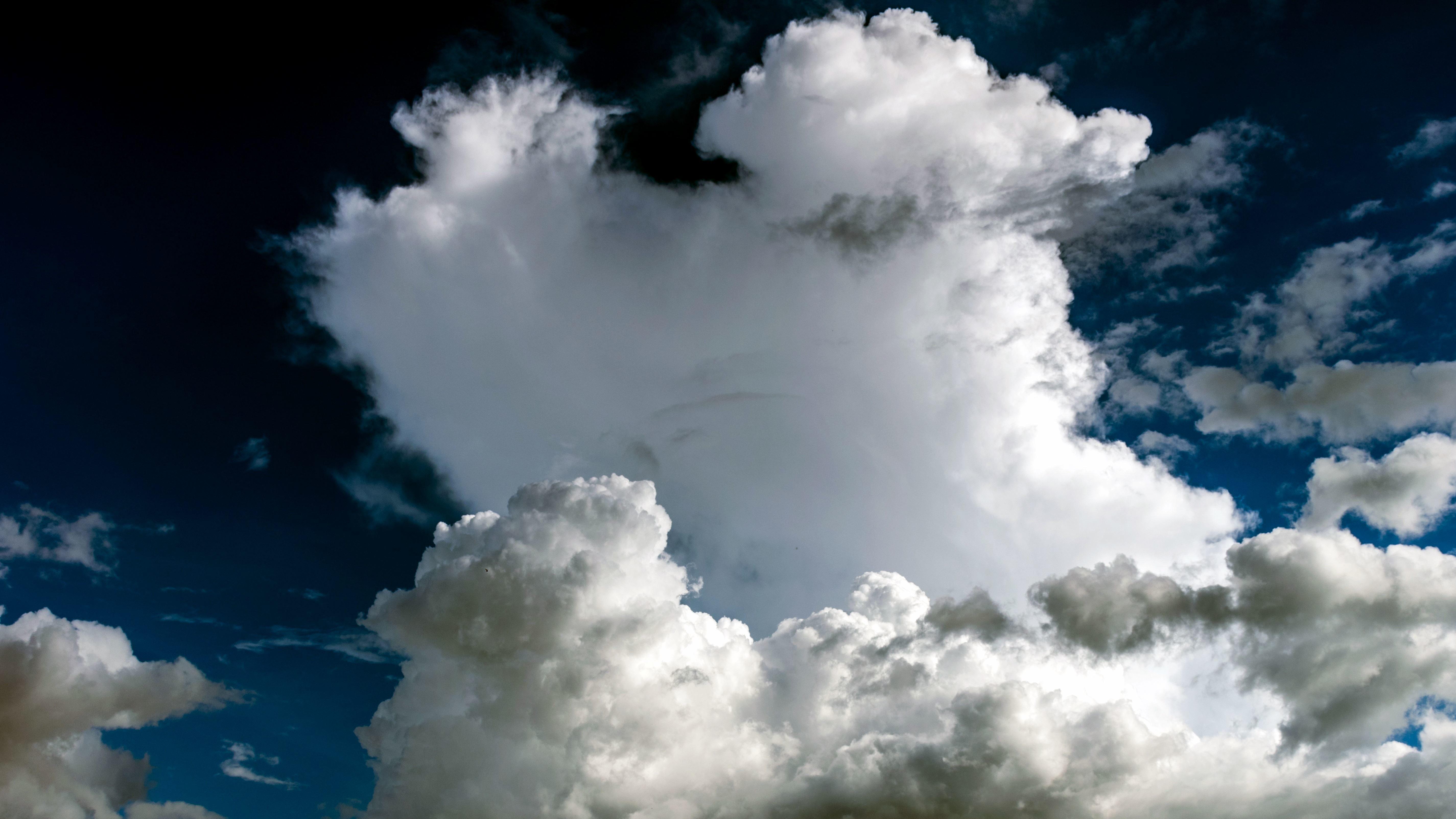 Голубое Небо С Облаками Клипарты, SVG, векторы, и Набор Иллюстраций Без  Оплаты Отчислений. Image 15706665
