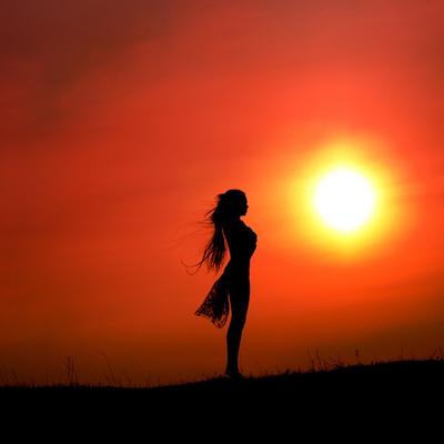 Фотографии Природа молодые женщины Поля рассвет и закат 1080x1920