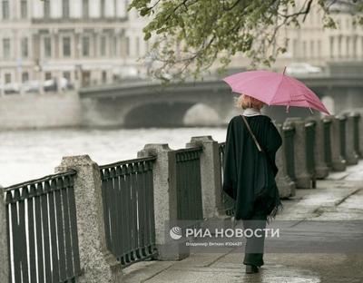 Он. Она. Дождь. Она несёт и зонт, и сумки... | О том, о сём... | Дзен
