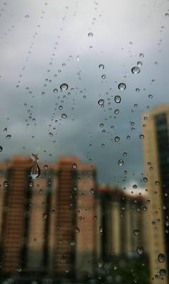 Капли дождя на окне Фотомонтаж | Pixiz