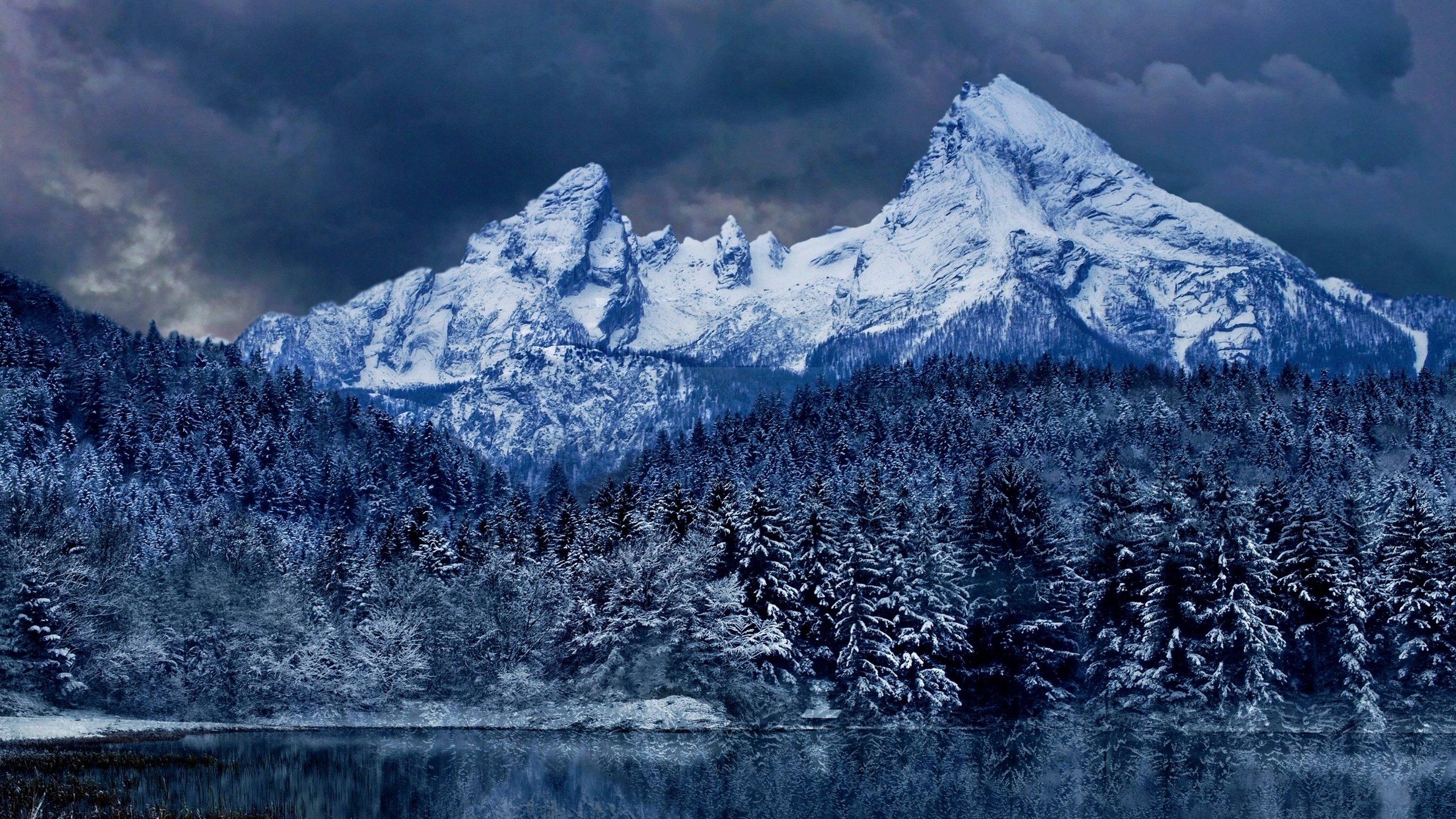Альпийские горы зимой, над горами …» — создано в Шедевруме
