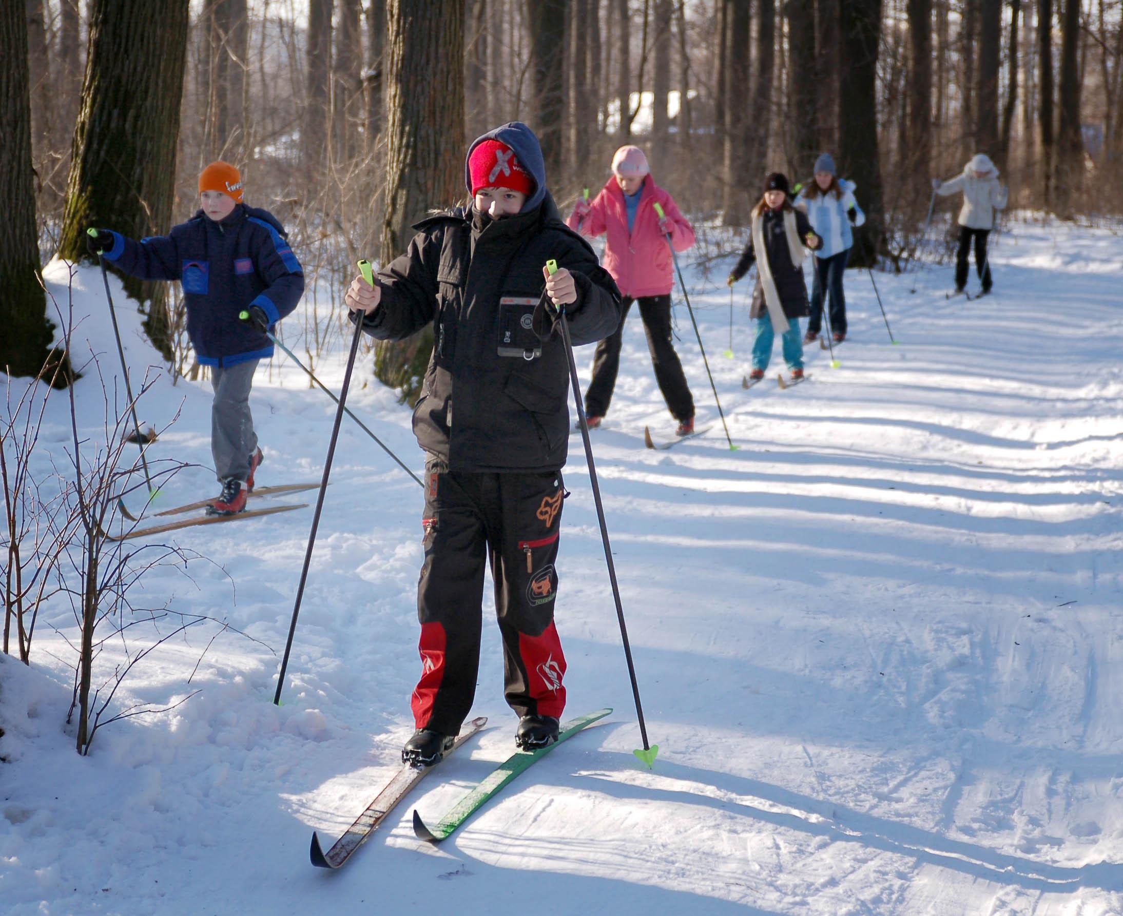 На горке, на лыжах, в лесу: как одеваться зимой удобно и выглядеть стильно  - 7Дней.ру