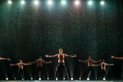 Танец под дождем, коллективный, …» — создано в Шедевруме