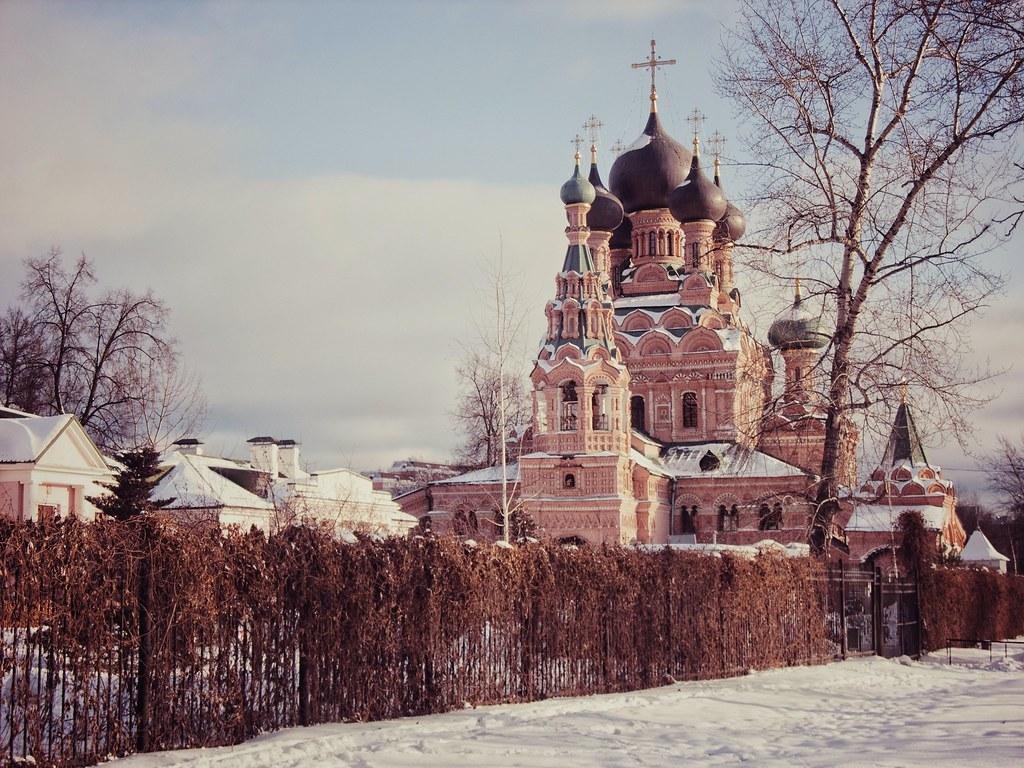 File:Лахта, Церковь Апостола Петра сверху зимой (1) (cropped).jpg -  Wikimedia Commons