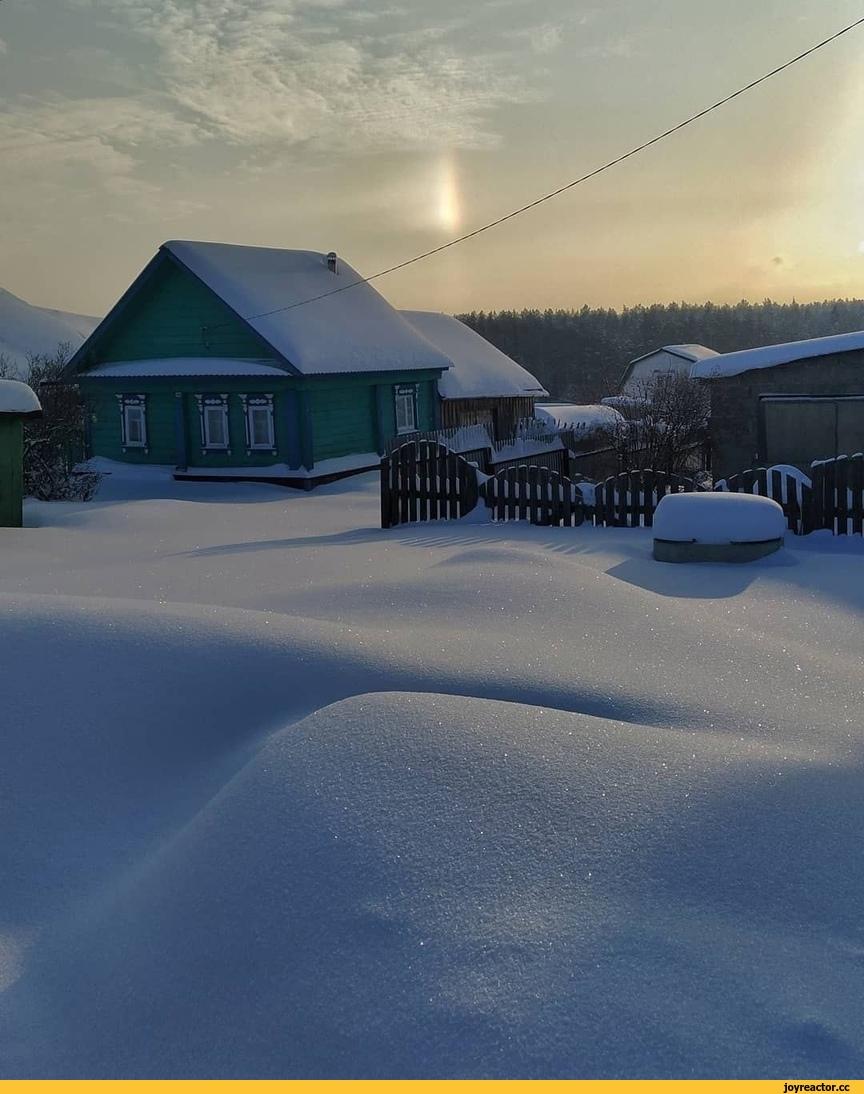 Уютная, русская деревня, зима, солнце…» — создано в Шедевруме
