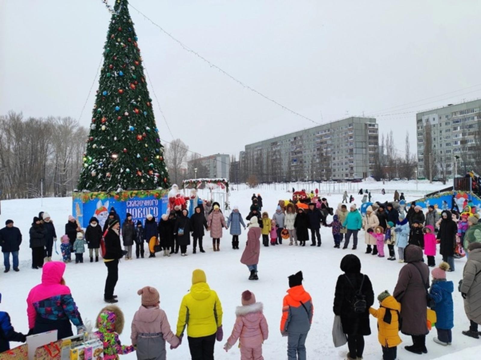 На пикник-поляне «Зима-лето» (район ВТС) 6 января состоялся праздник  «Накануне Рождества