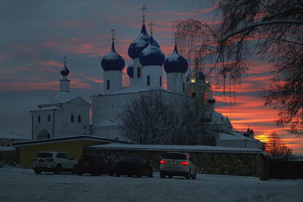 Успенский храм зимой (фото). – Официальный сайт Успенского кафедрального  собора в г. Сергиев Посад