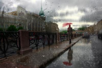 Летний Дождь Романтика Девушка Счастье Погода Дождь Летнее Настроение  Счастливая стоковое фото ©xload 310013698