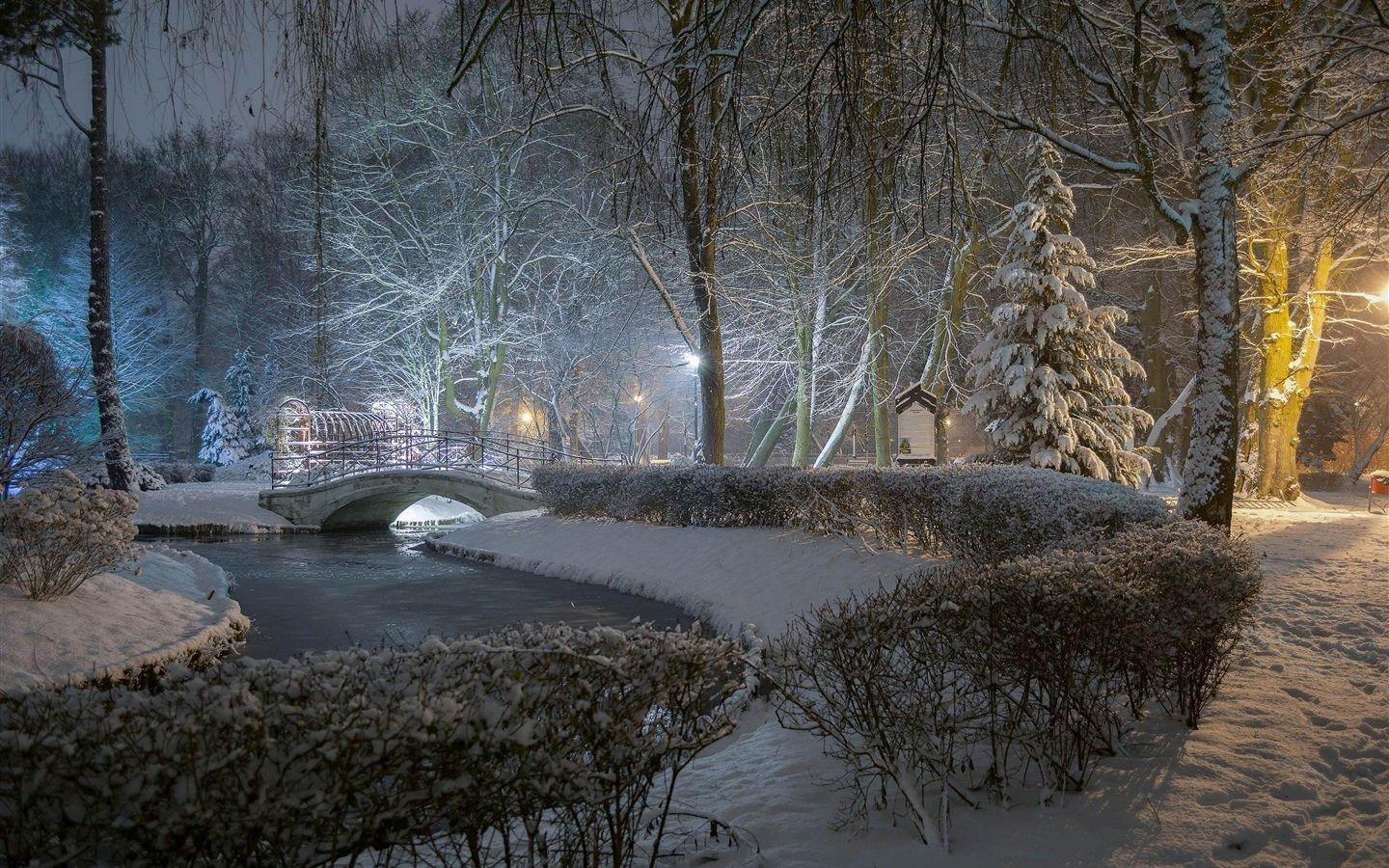Зима в городе, снегопад, туман, …» — создано в Шедевруме