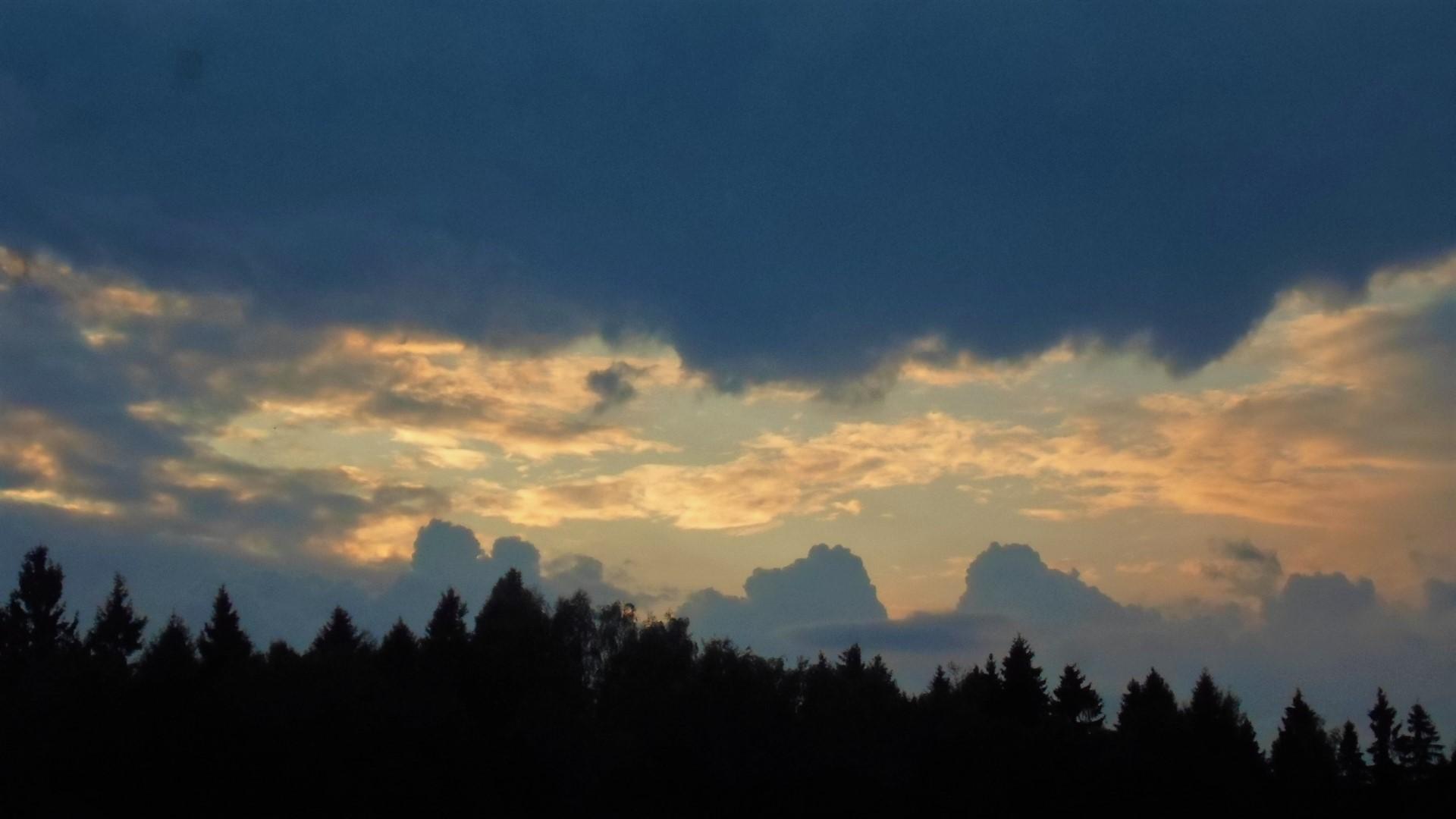 оранжевое вечернее небо с высокими облаками и огнем в небе, высокое  разрешение, ужастик, облако фон картинки и Фото для бесплатной загрузки