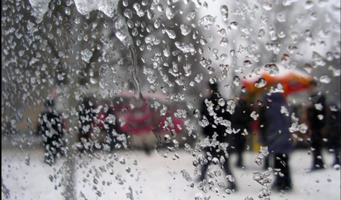 Зимний дождь, дождь ливнем льет на…» — создано в Шедевруме